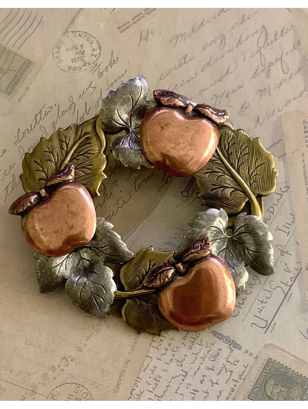 Vintage Charming Apple Leaf Wreath Brooch in Mixed Metal Tones